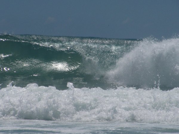 Waves Byron Bay