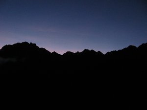 Early morning walk to Machu Picchu