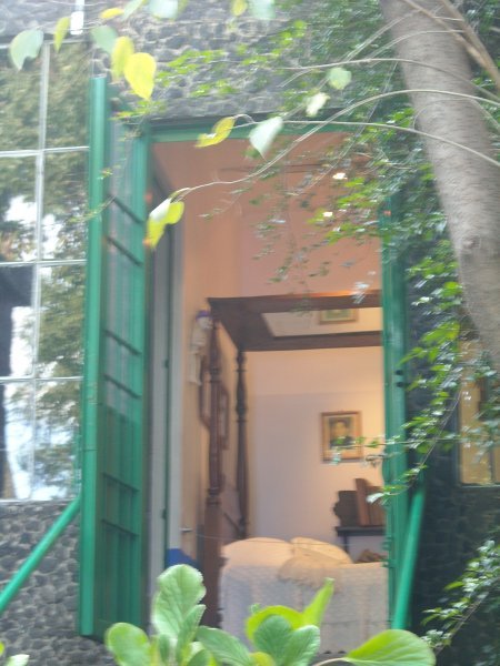 Frida's recovery bed in Casa Azul