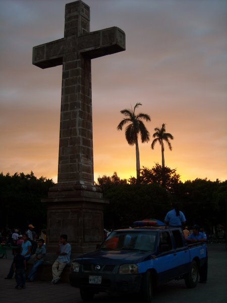 Cross on Plaza de Independencia