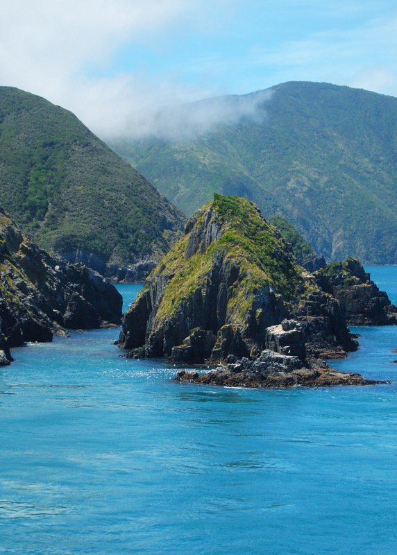 Blue oceans on Cook Strait to North Island