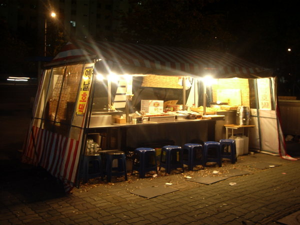 A typical food stall on the pavement