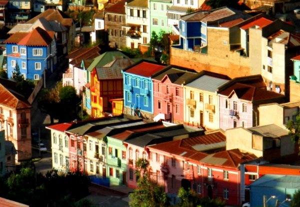 More colourful houses in Valpo