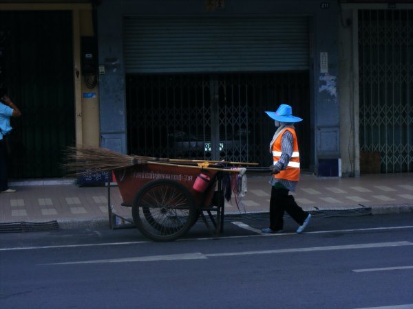 Street cleaner 