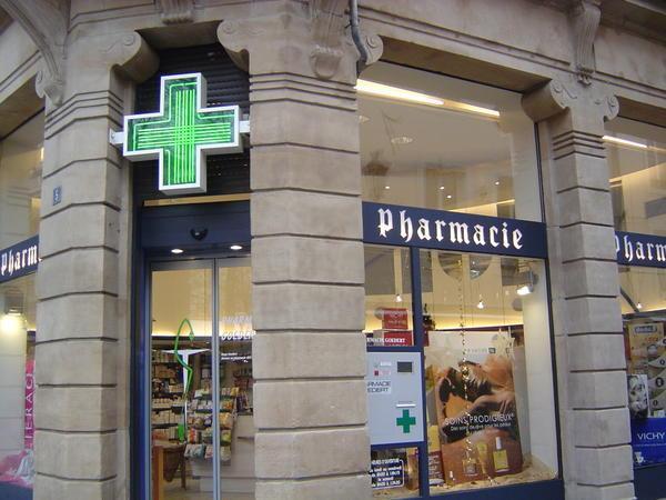 Green neon pharmacy sign
