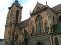 Pyhän Martin kirkko, erikoista punasävyistä kalkkikiveä