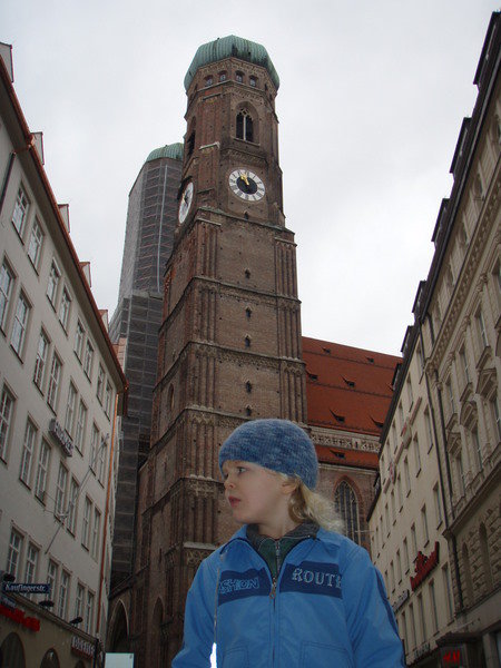 Lauri ja Münchenin maamerkki, Frauenkirchen tornit.