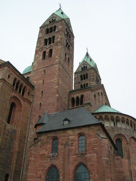Speyerin tuomiokirkon kuori ulkoa