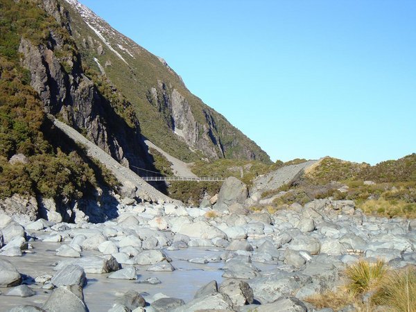 On the walkway through the Hooker valley up to the glacier
