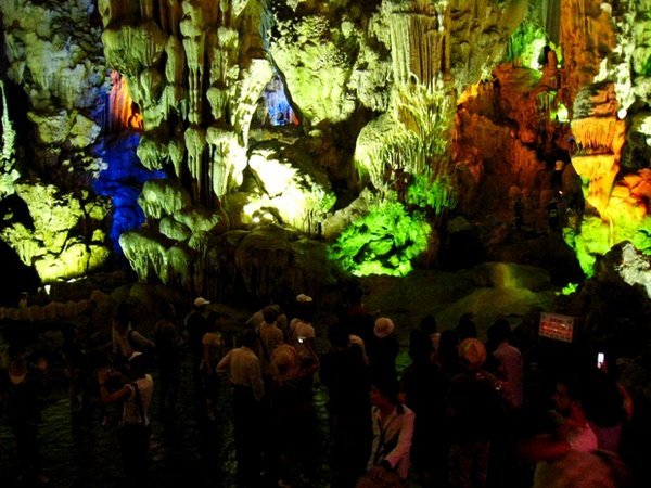 Kleurrijke grot
