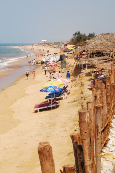 View along the beach from Aguada to Baga