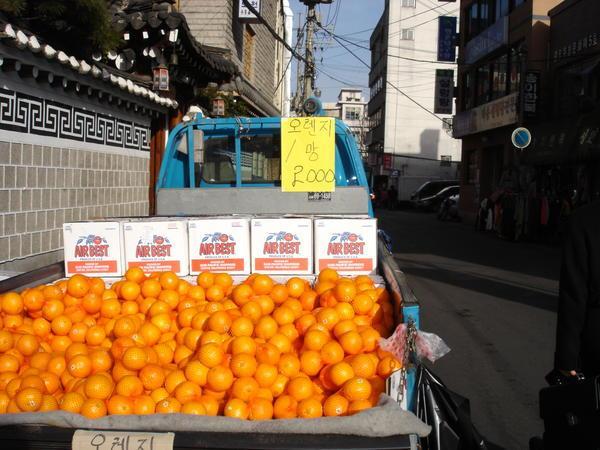 Les vendeurs d'oranges! J'ai oublie d'en parler!!!