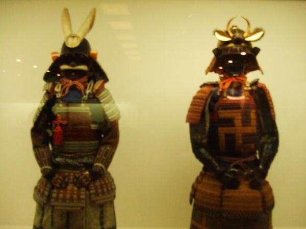 Les seules choses qui m'intéressent encore dans les châteaux; les habits de samourais