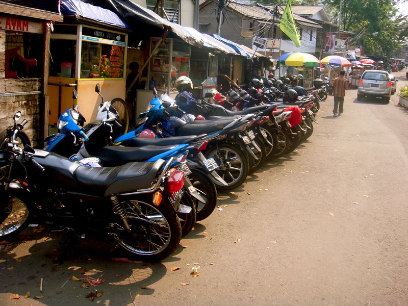 Typical Indo Jalan (Street)