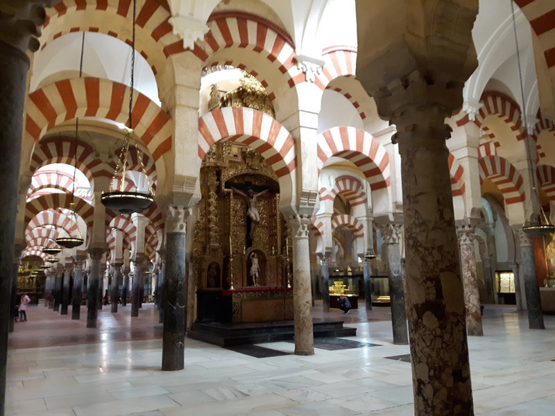 Inside the Mesquita