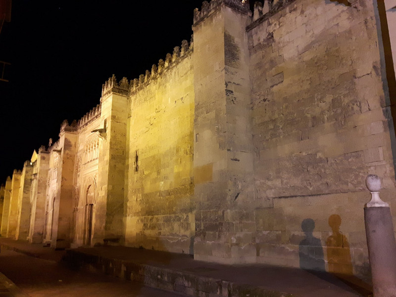 The Mesquita at night. 