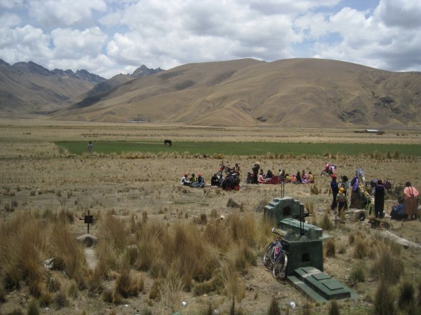 Begraafplaats onderweg naar Puno