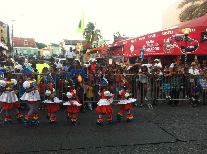 Kinder Carnival Parade (1)