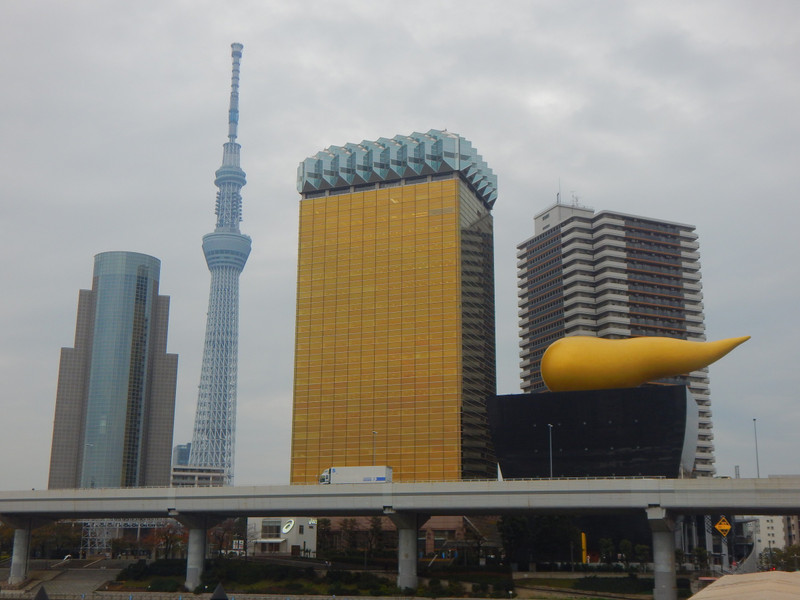 The golden turd and Skytree tower