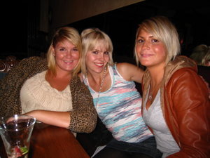 3 Blondes