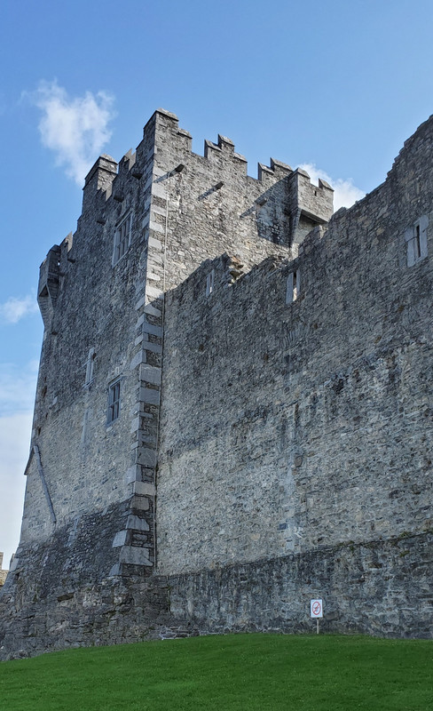 ROSS CASTLE