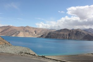The different colours of Panagong Tso