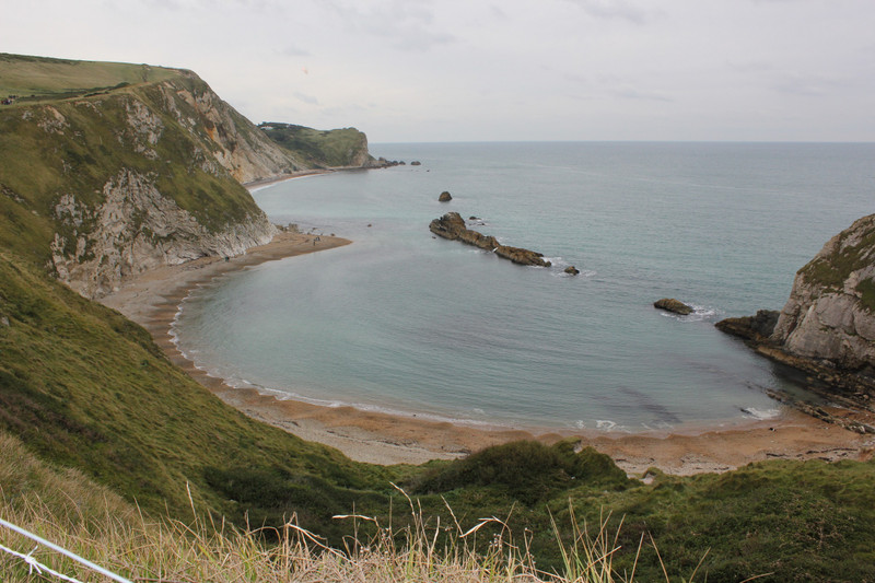 A cove before Durdle Door