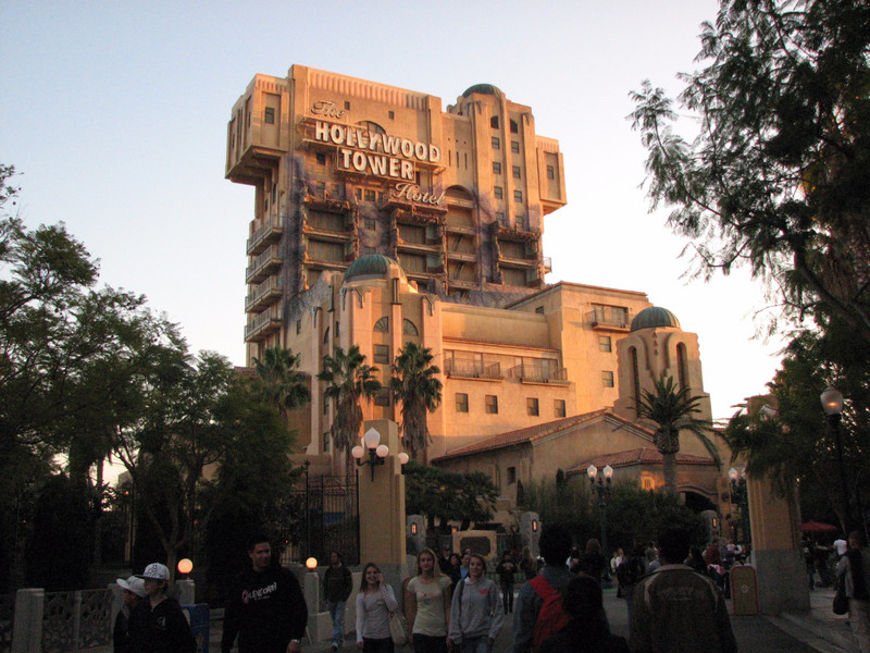 The Hollywood tower hotel - oooh ! so scary 
