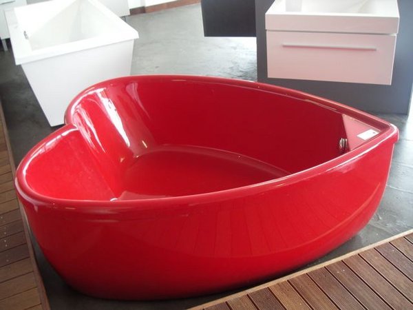 Heart-shaped bath in one of the designer stores