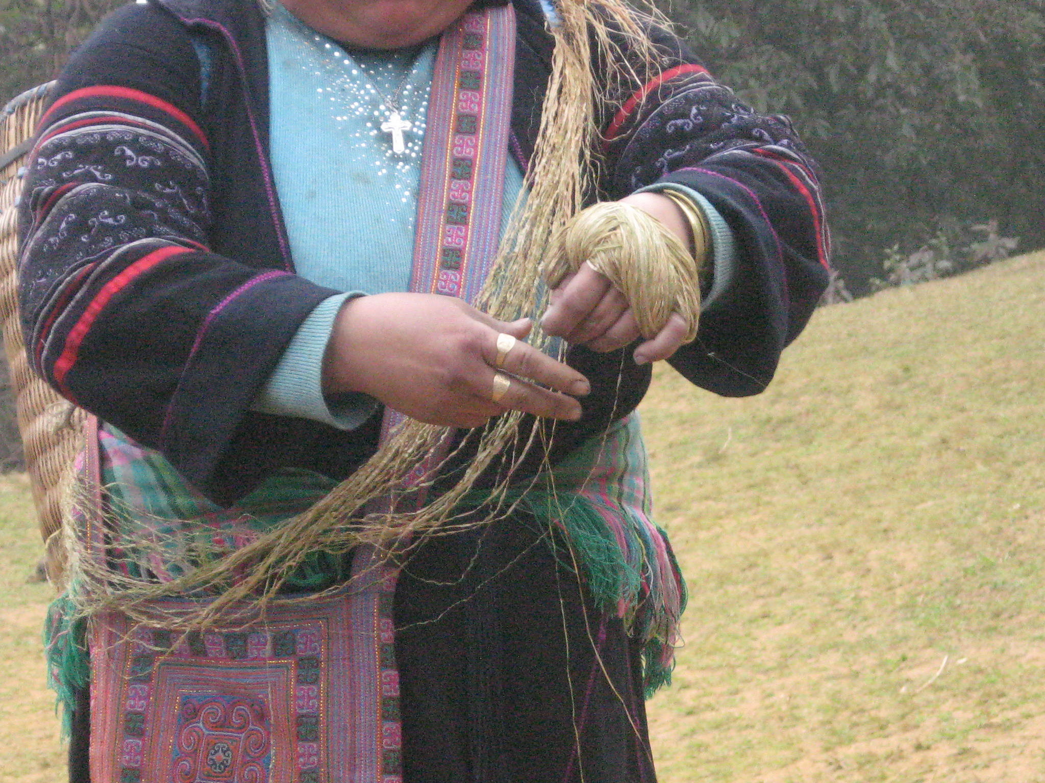 hand-spinning-photo