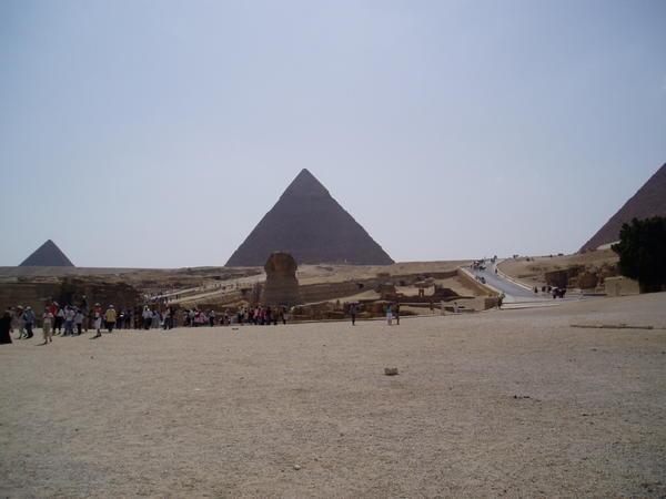 Sphinxand Pyramids
