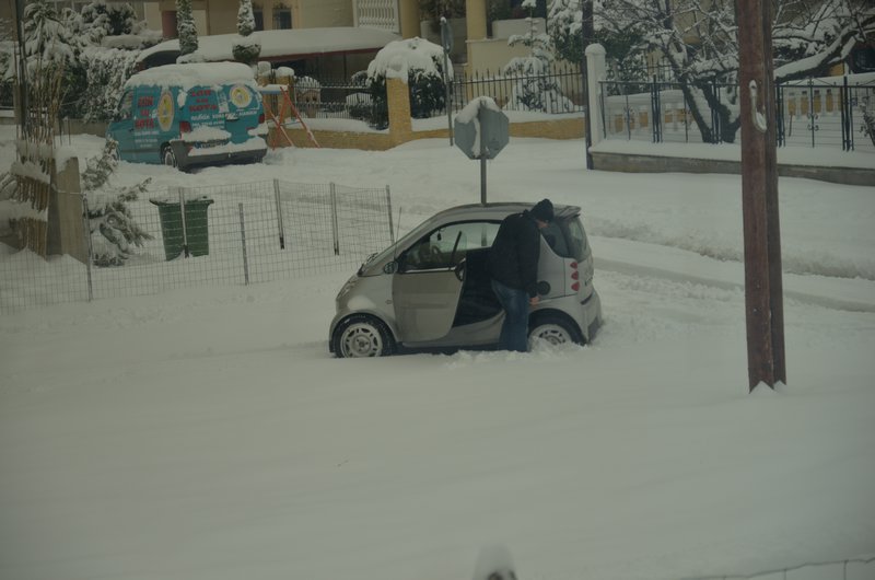 Smart Car in snow