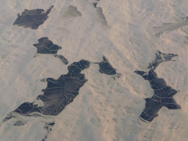 Frozen lakes in Nunavut Territory, Canada *** Lagos helados en Nunavut Territory, Canadá