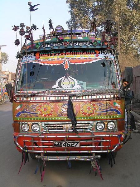 Pakistan buses 1