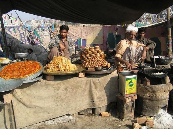 Minar-e-Pakistan sorrounding area food stall