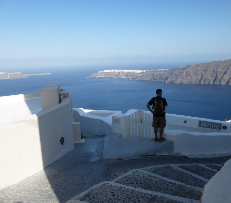on the walk to Oia