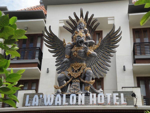 Huge hotel statue