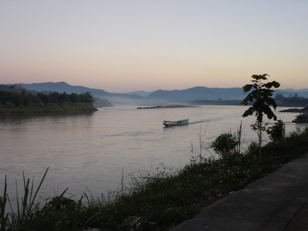mighty mekong, thailand and laos just across