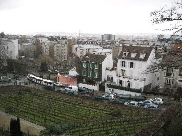 View outside of the Musee de Montmartre