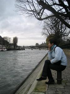 Grace thinking by the Seine