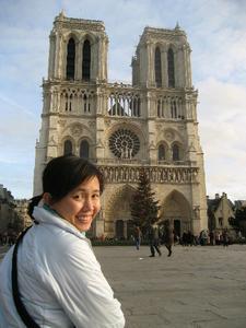 Grace in front of the Notre Dame
