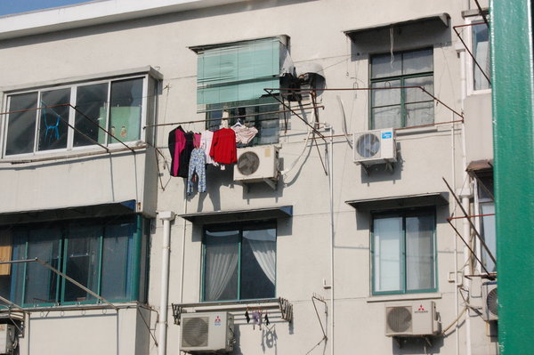 A sunny day means laundry day.