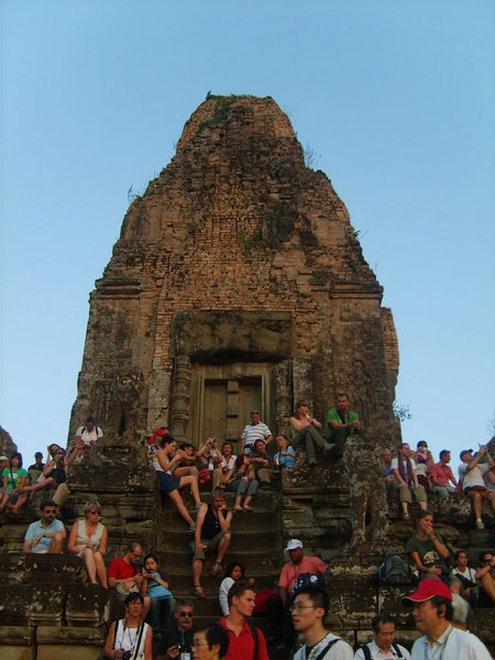 people watching sunset at Pre Rup temple