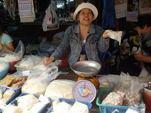 Variety of noodles in the market 