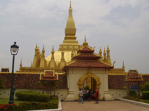 Amy outside Pha That Luang