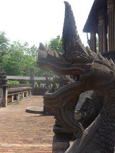 Dragons surrounding Haw Phra Kaew