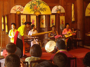 Traditional Vietnamese music
