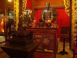 Statue of Confucius inside The Temple of Literature