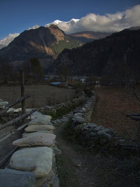 Pohlad na opacnu stranu, kde je skryty Annapurna masiv