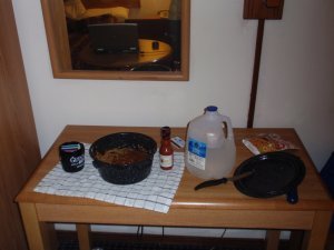 Mmmm dinner... Baked beans and chili with spicy rice and hot sauce.... and a little fresh pepperment tea. 